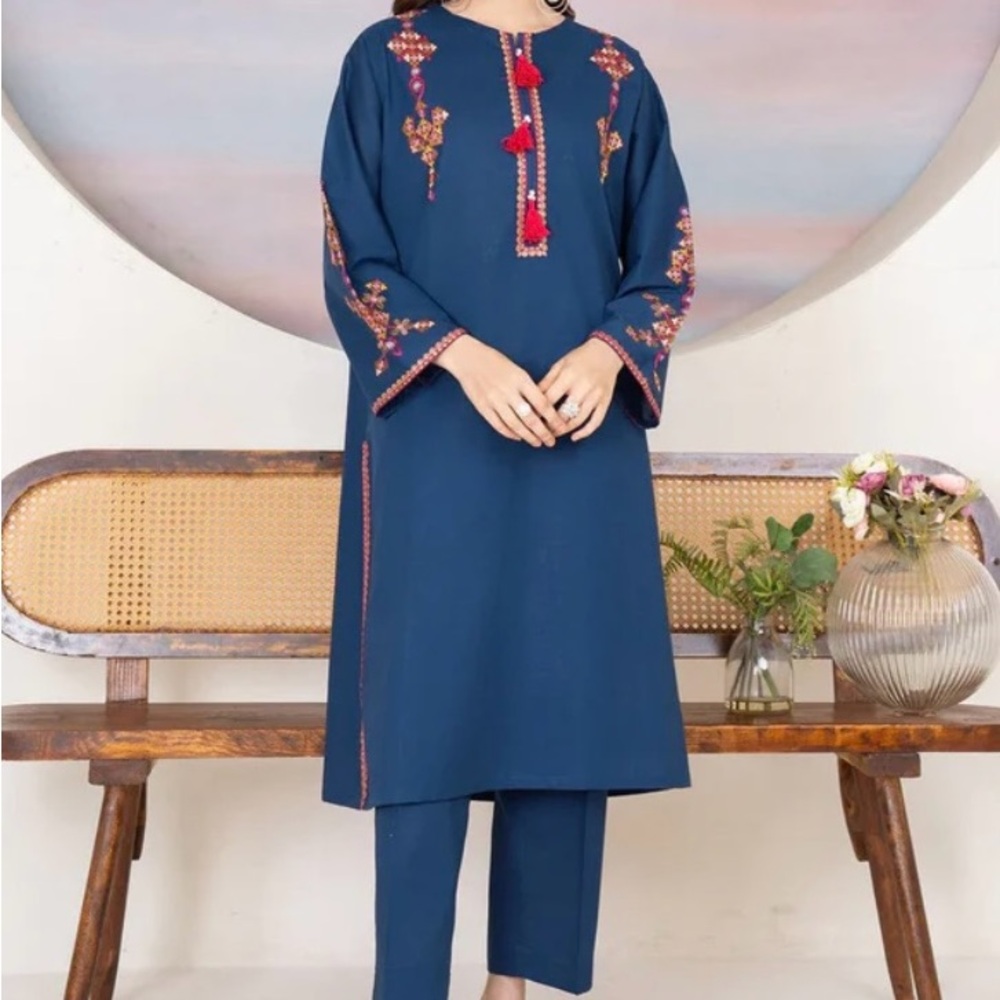 Kurta set in Blue with Beautiful Embroidery work (Size:XL)